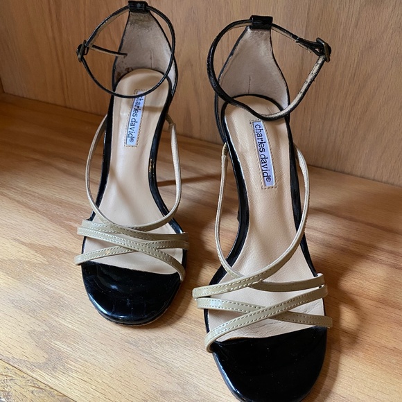 Charles David Black and Beige Patent Leather Heels - Picture 2 of 5